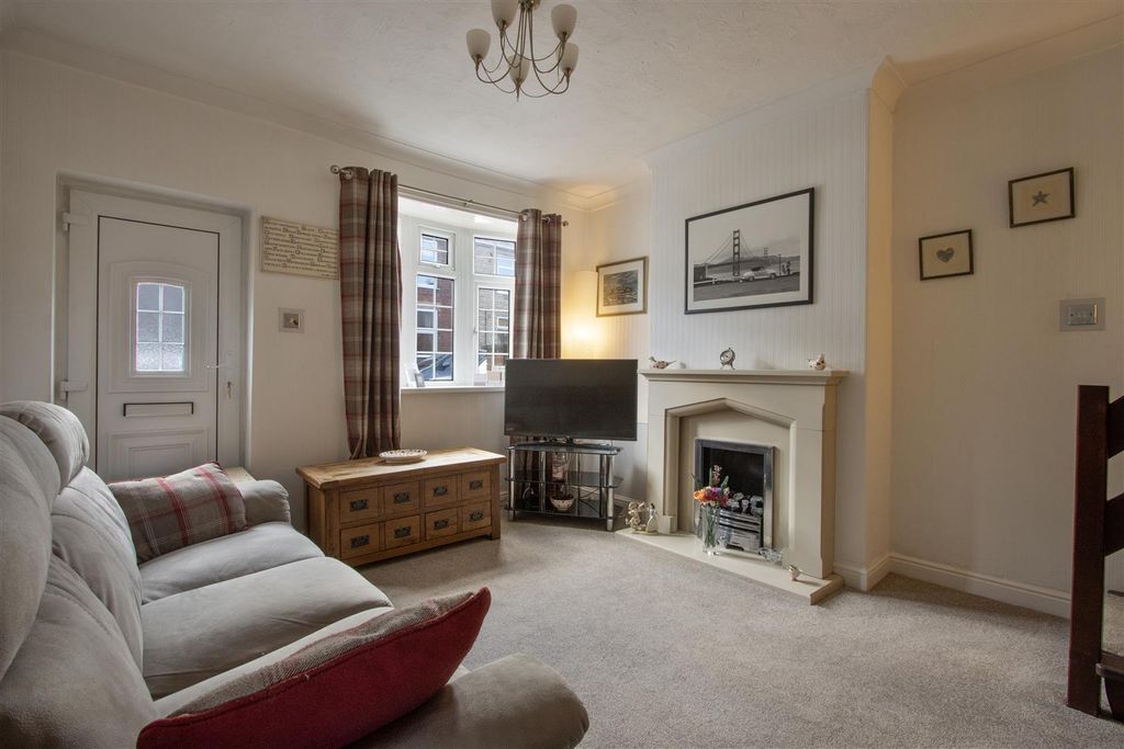 Property photo 2 of 14 Living Room