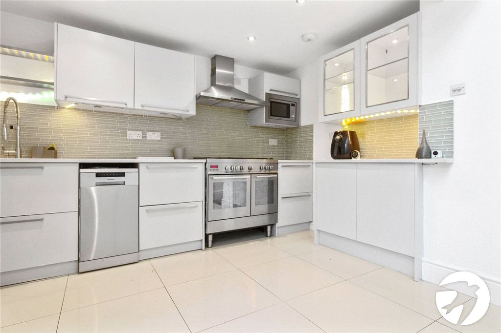 Property photo 3 of 16 Picture No. 02