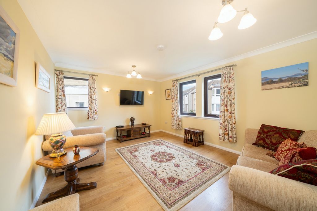 Property photo 3 of 25 Photo 17