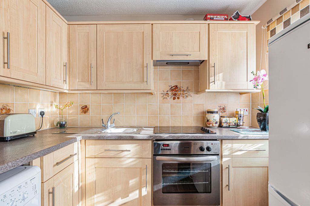 Property photo 3 of 16 Kitchen