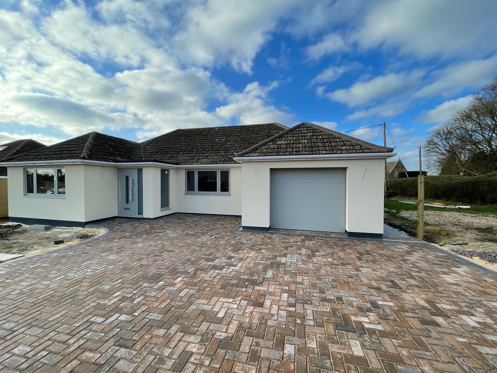 Property photo 1 of 7 1Botany