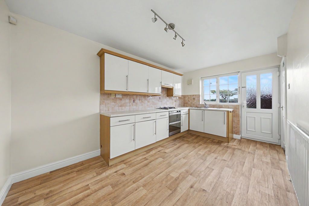 Property photo 2 of 23 Kitchen