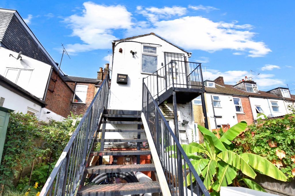 Property photo 1 of 13 4426440