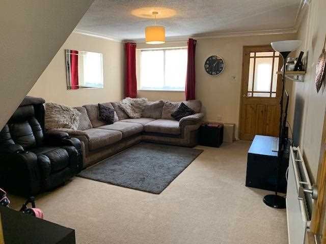 Property photo 3 of 7 Lounge