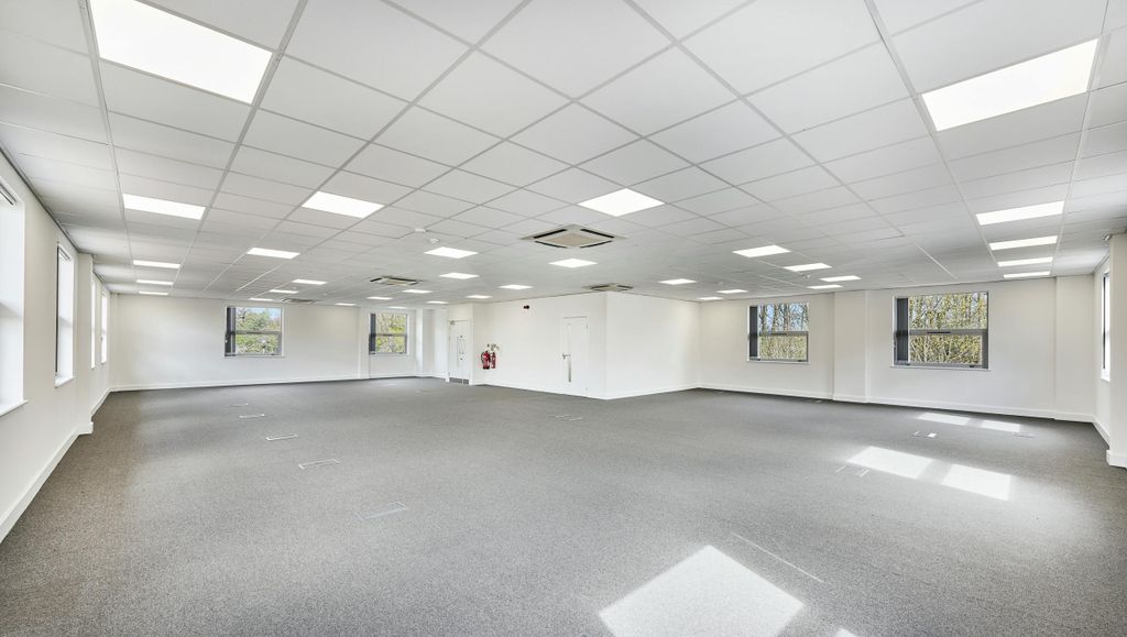 Property photo 3 of 10 Photo 6