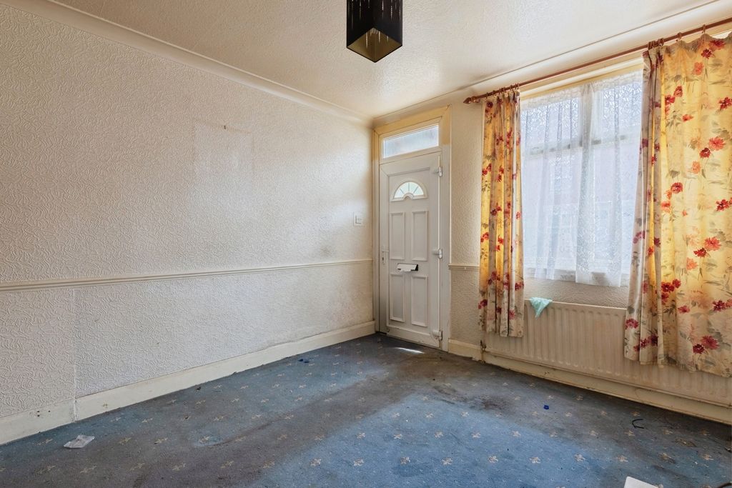 Property photo 2 of 18 Pbox-Img.Jpg