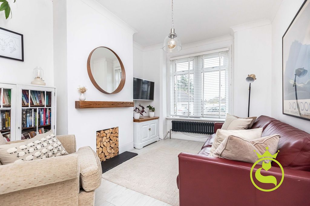 Property photo 2 of 20