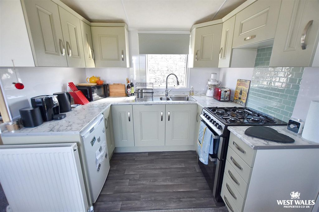 Property photo 3 of 19 6 (7).Jpg
