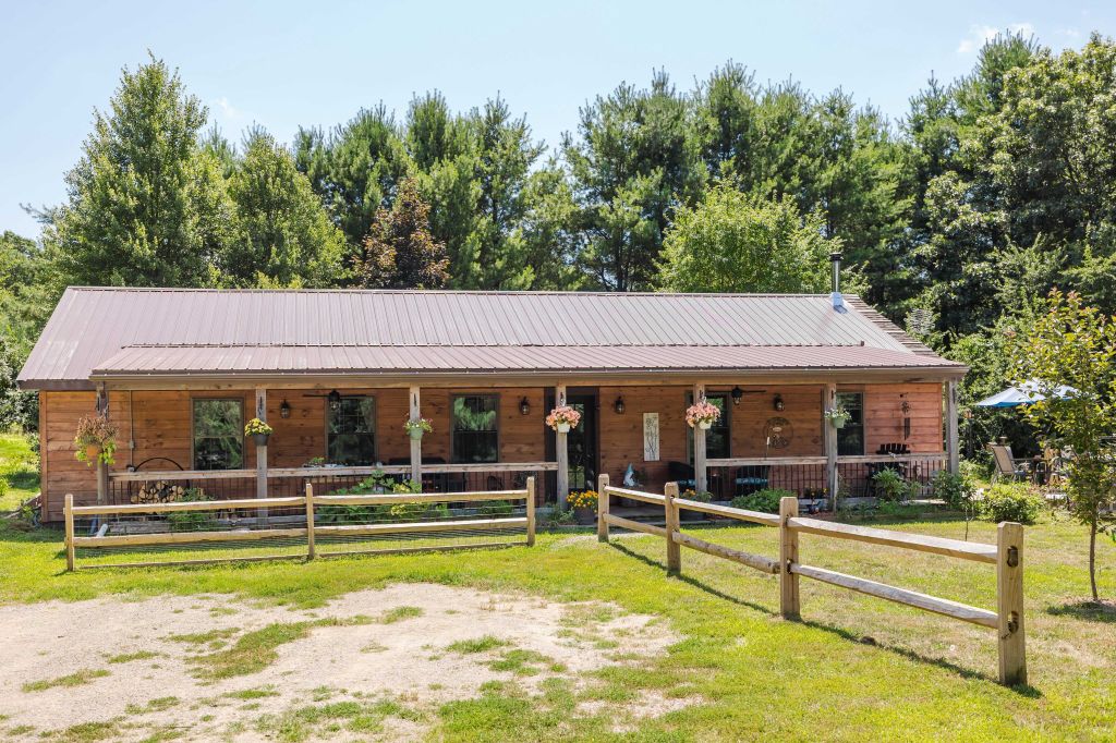 Property photo 1 of 2