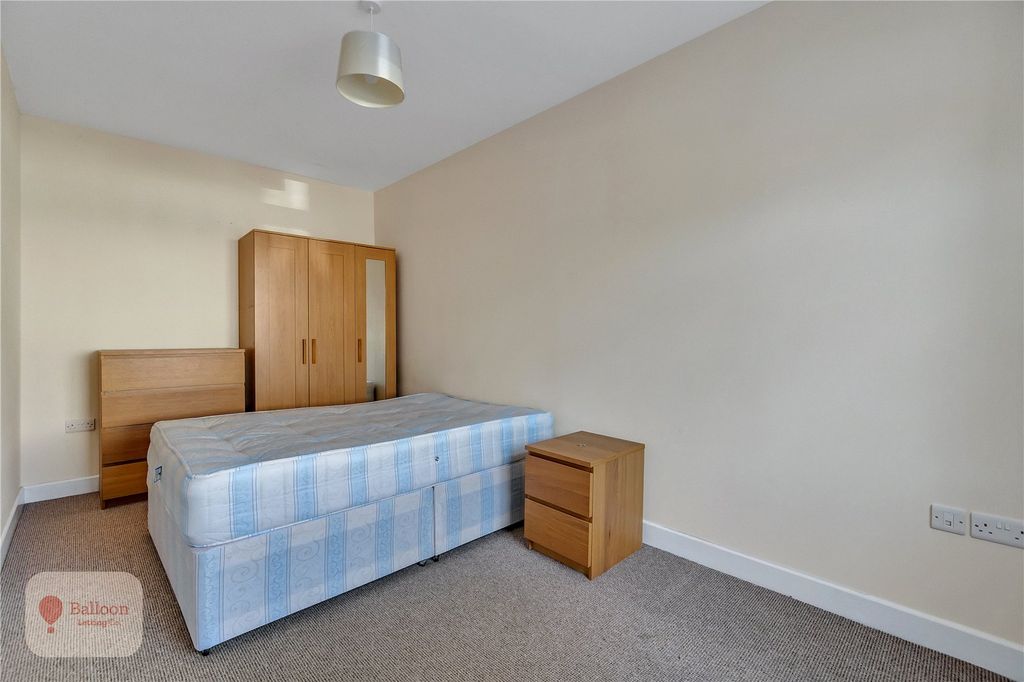Property photo 1 of 17 Picture No. 09