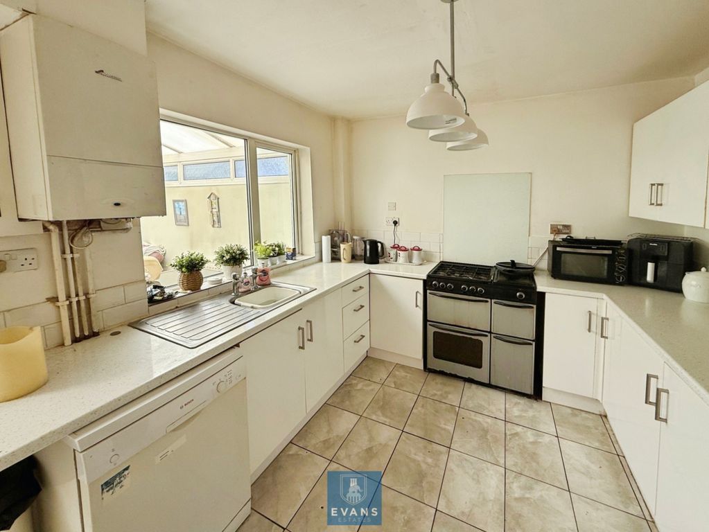 Property photo 2 of 9 Kitchen Diner