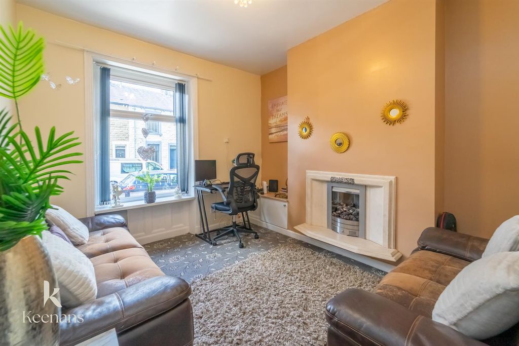 Property photo 3 of 24 Lonsdale-10.Jpg