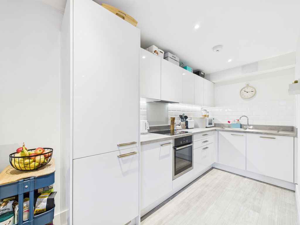 Property photo 2 of 12 Cam02136G0-Pr0508-Still020