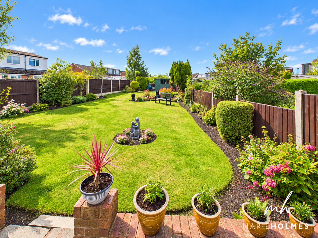 Property photo 2 of 25 Rear Garden