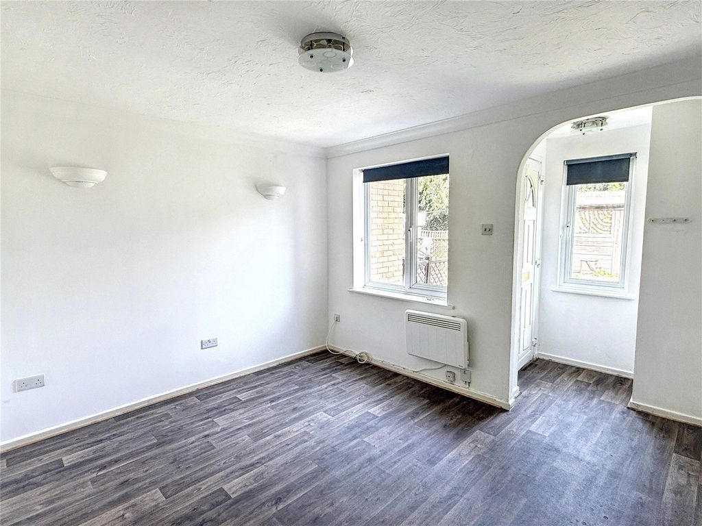 Property photo 2 of 15 Picture No. 01