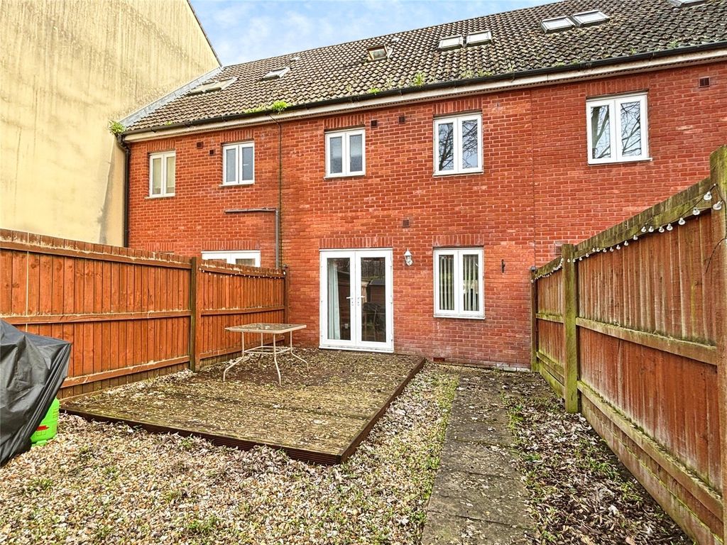 Property photo 3 of 16 Picture No. 24