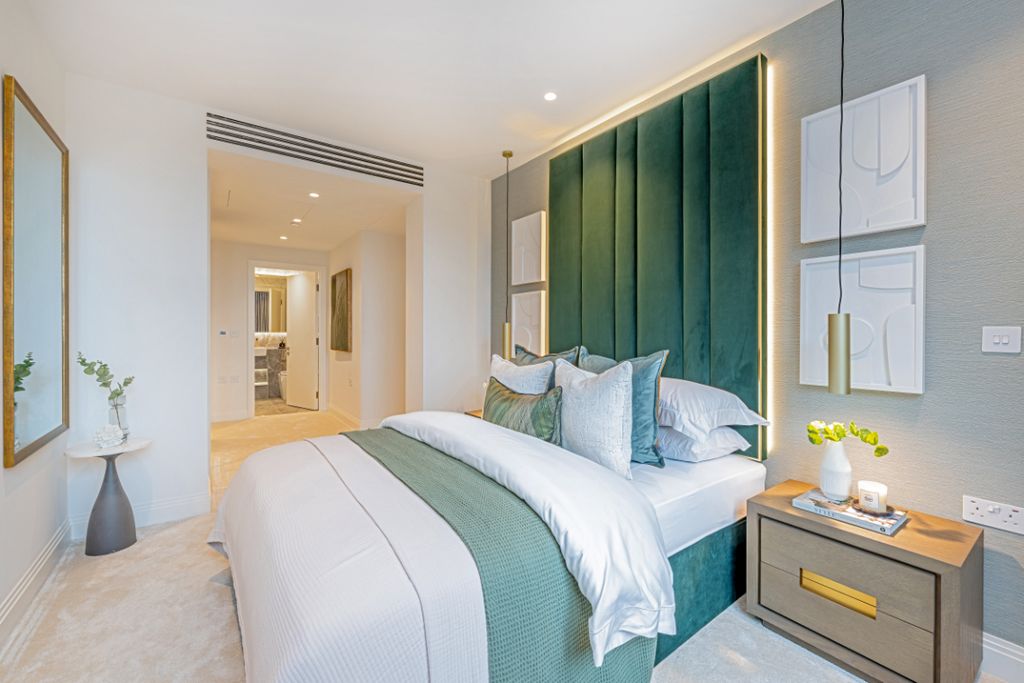 Property photo 1 of 17 Chelsea Riverview Marketing Suite Sw6_50.Jpg