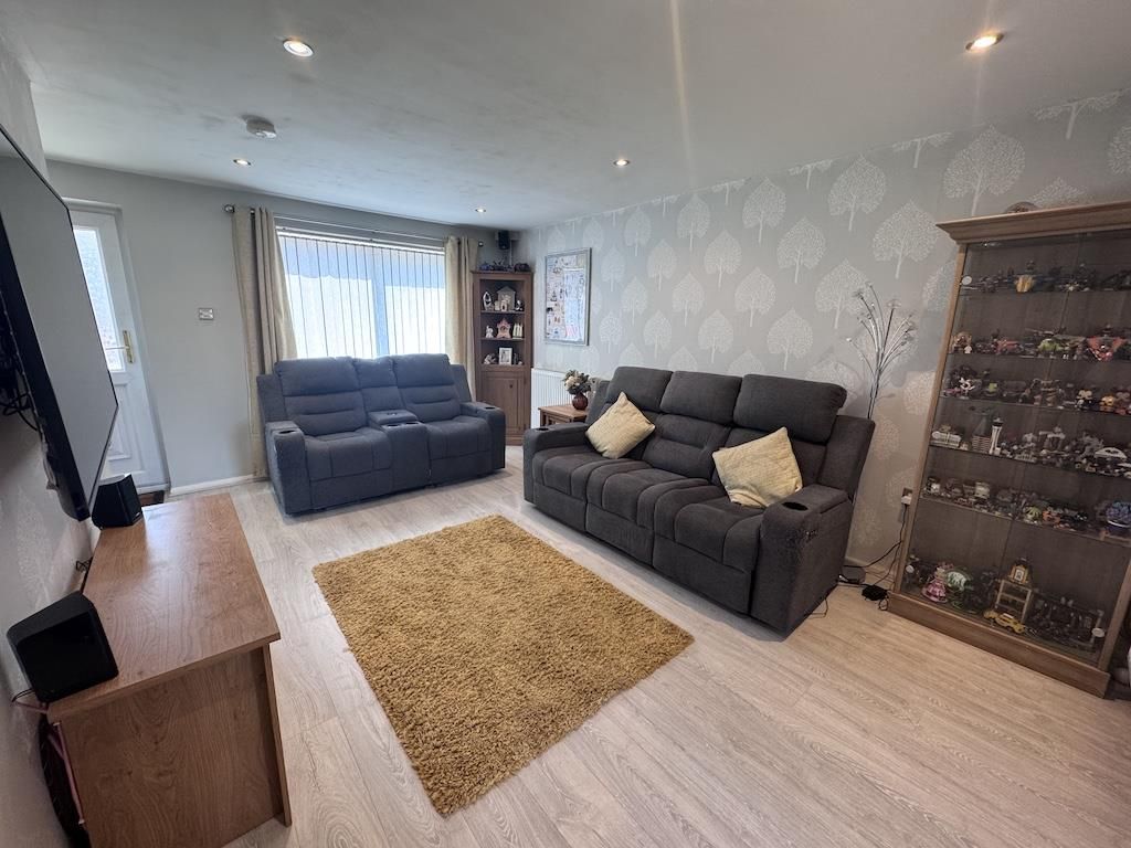 Property photo 3 of 17 4 - Lounge To Front.Jpg