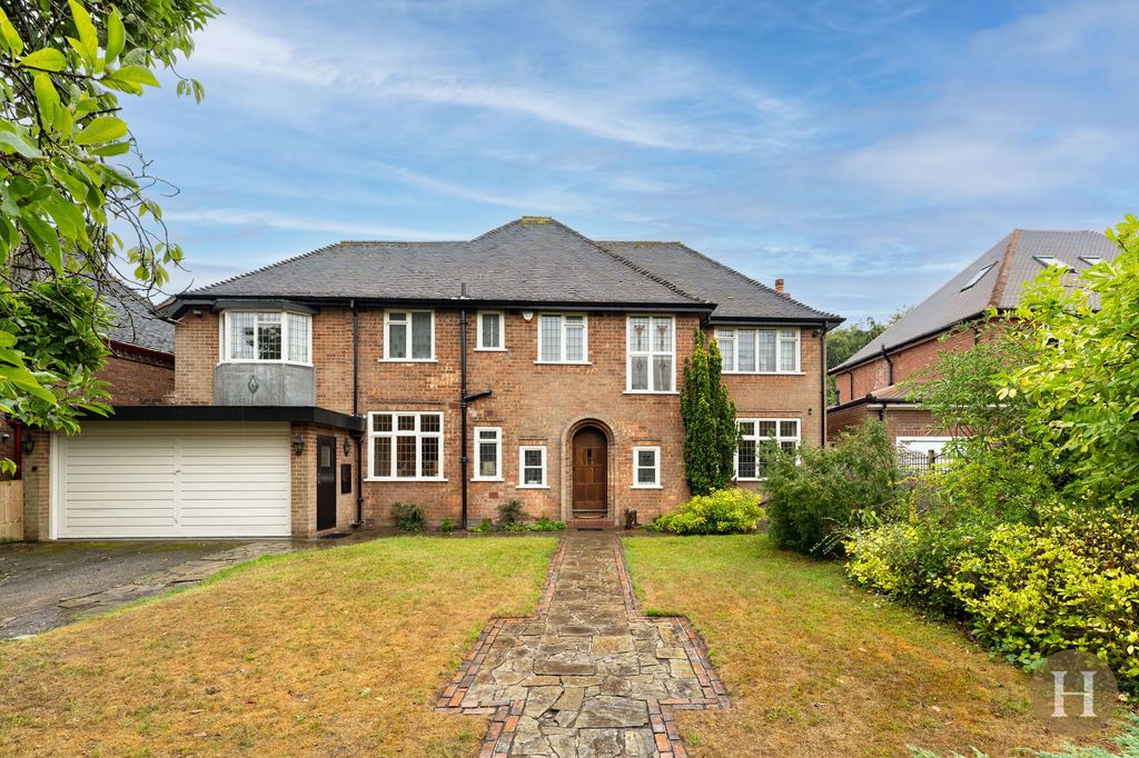 Property photo 1 of 32