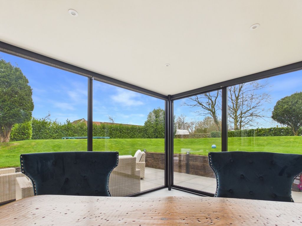 Property photo 1 of 23 4614981