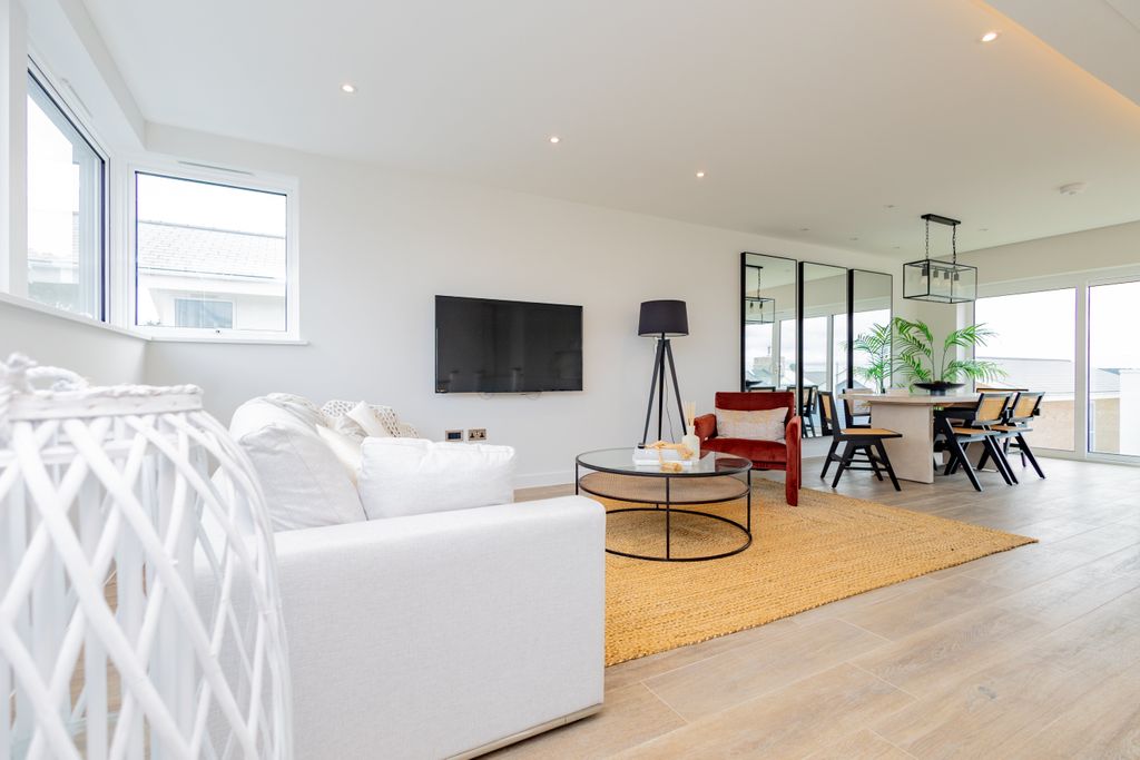 Additional image 6 of 4 bed detached house to rent302 Sandbanks Road, Lilliput, Poole BH14