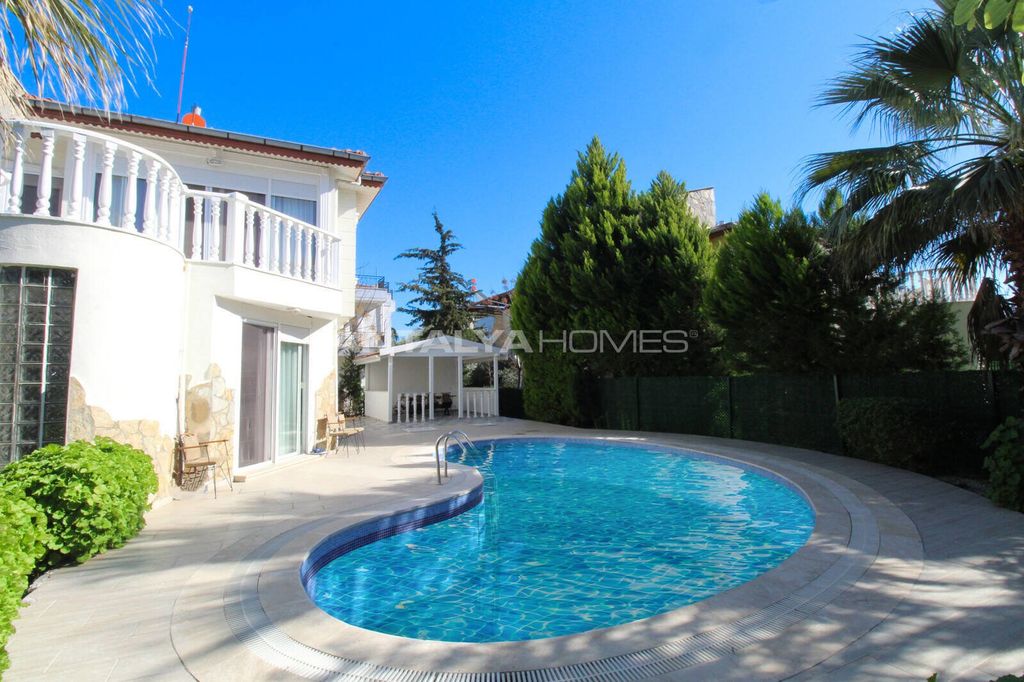 Property photo 2 of 39