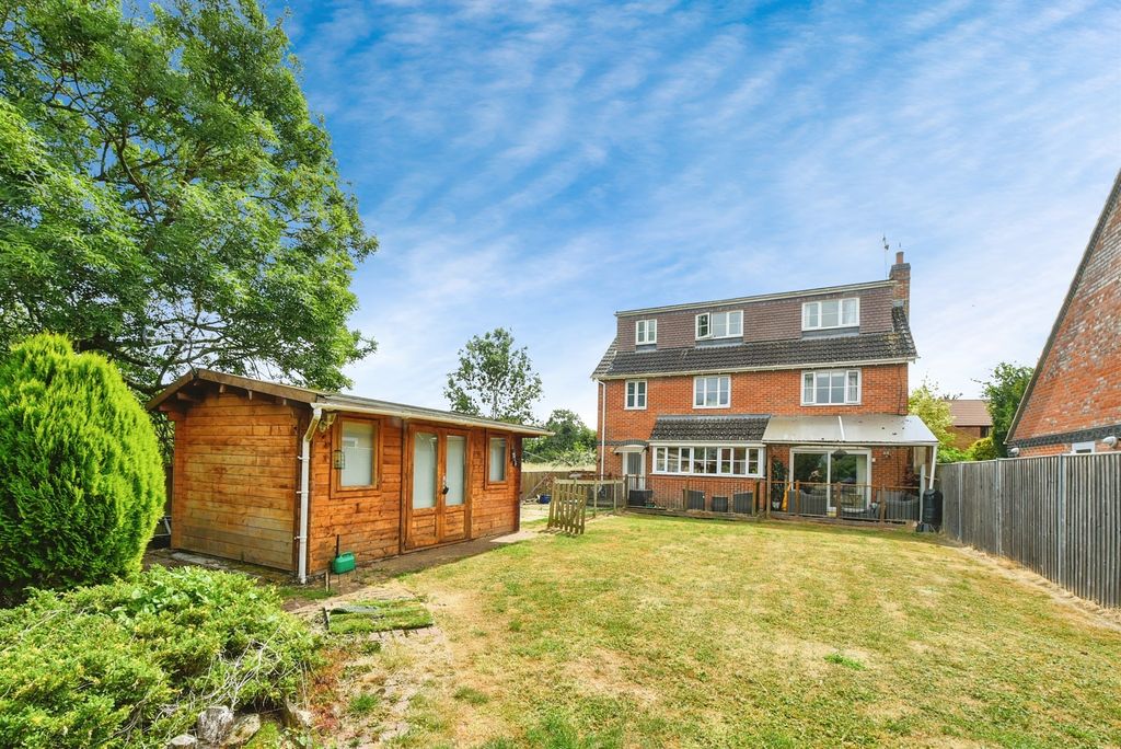 Property photo 2 of 29