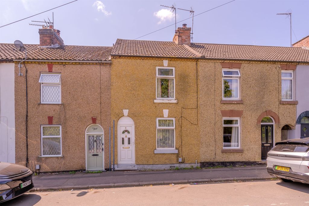 Property photo 1 of 8