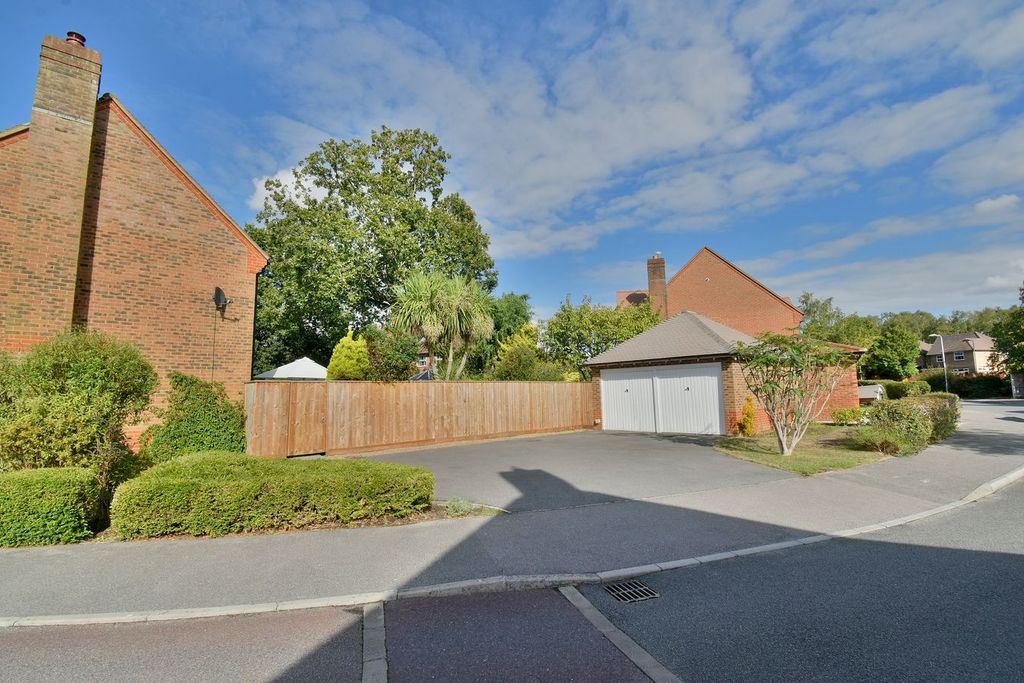 Property photo 2 of 24