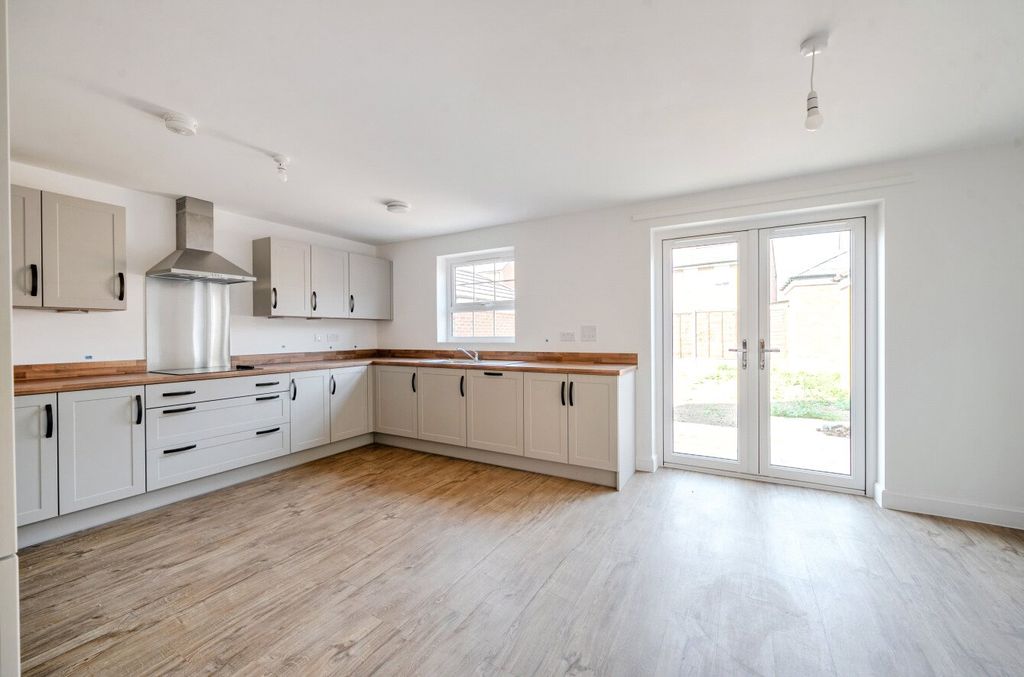 Property photo 2 of 8 Picture No. 07