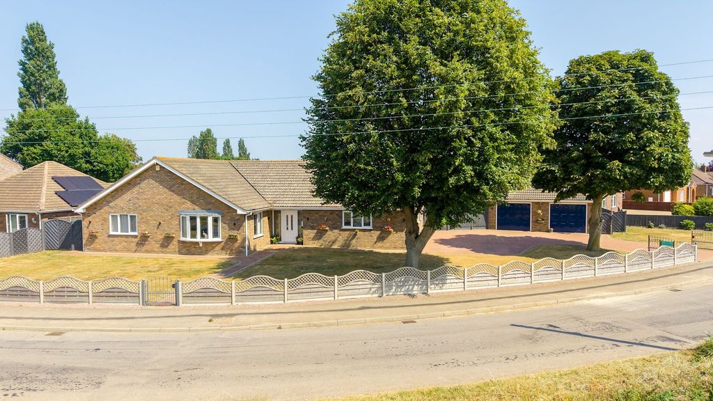 Property photo 1 of 40