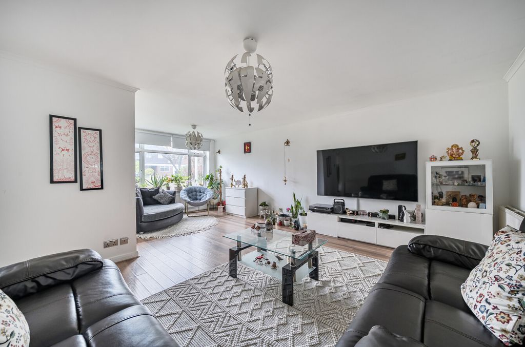 Property photo 2 of 17 1400652-14-697B87...