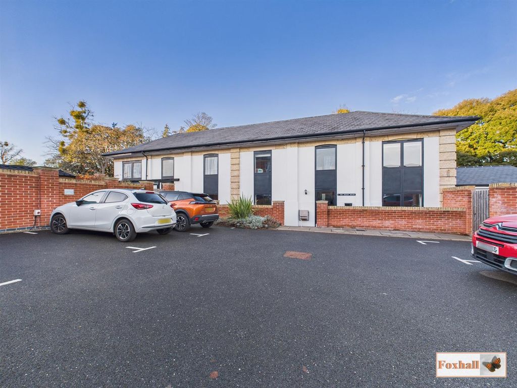 Property photo 1 of 39 Front Area &amp; Parking