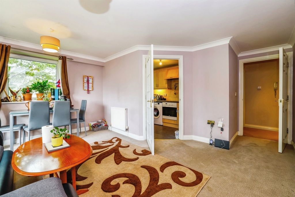 Property photo 3 of 16
