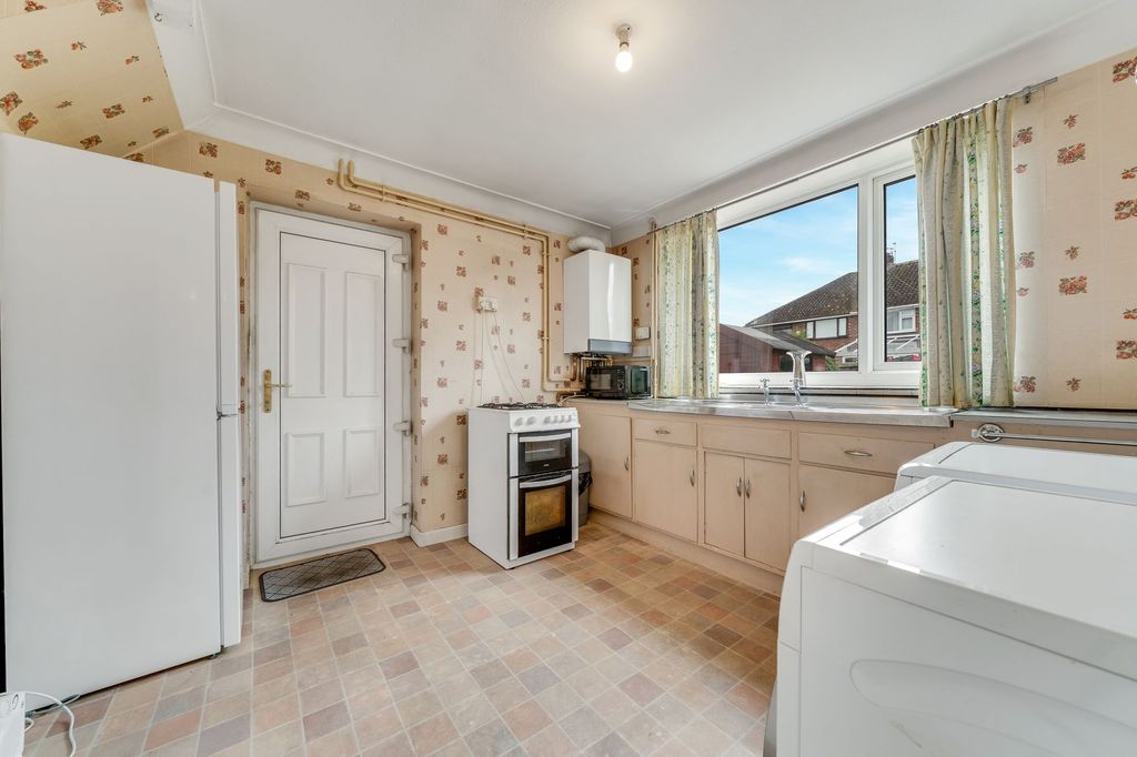 Property photo 3 of 17