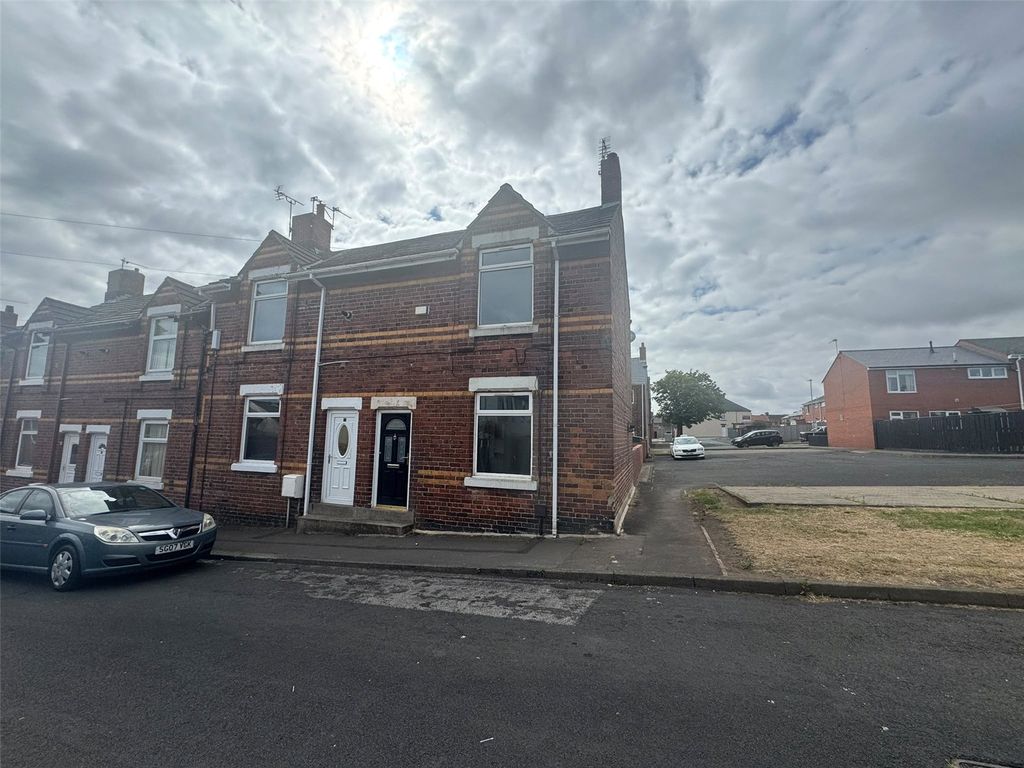 Property photo 1 of 7 External
