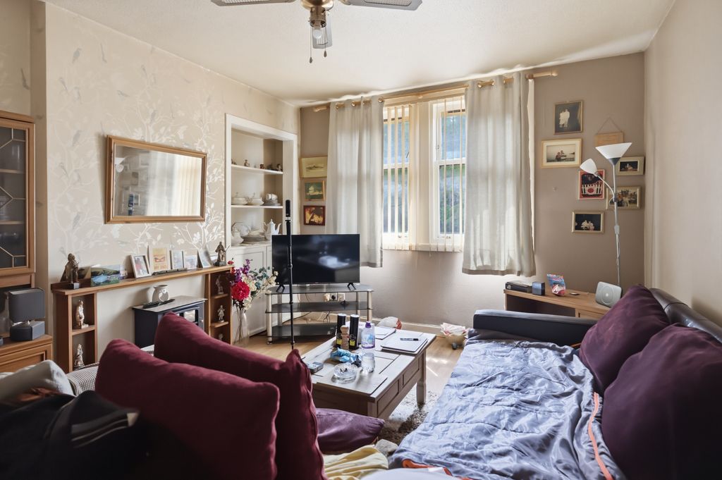 Property photo 3 of 14