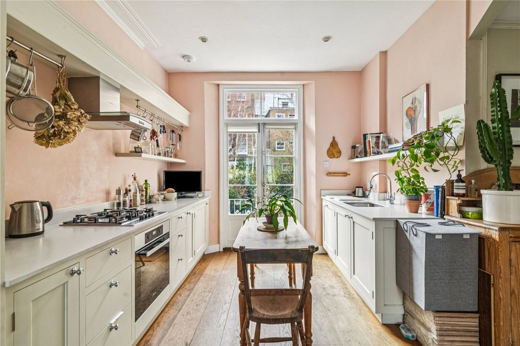 Property photo 3 of 15 Picture No. 12