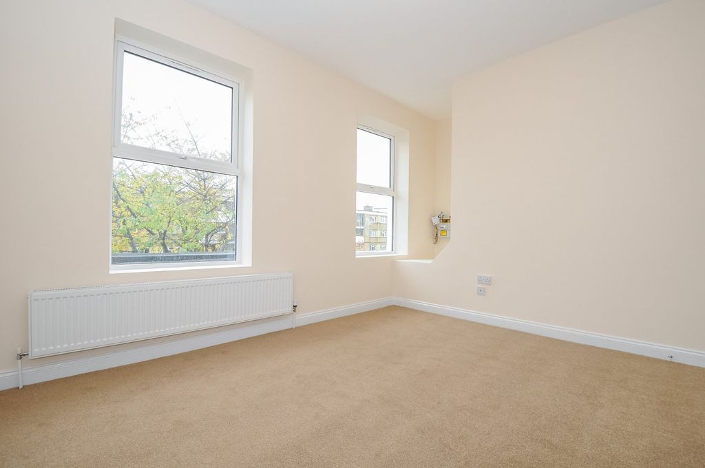 Property photo 2 of 6 Picture No. 08