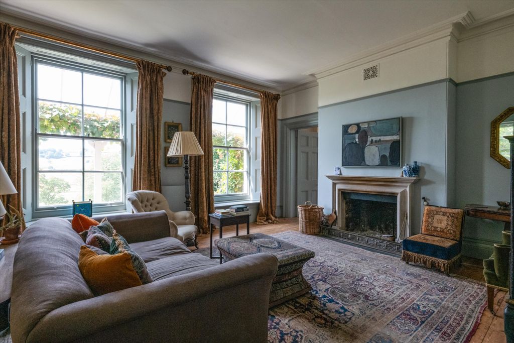 Property photo 3 of 21 Image