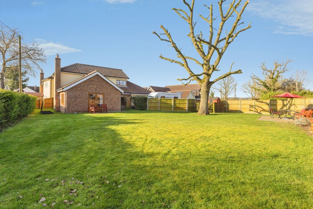 Property photo 1 of 26 Rear Garden