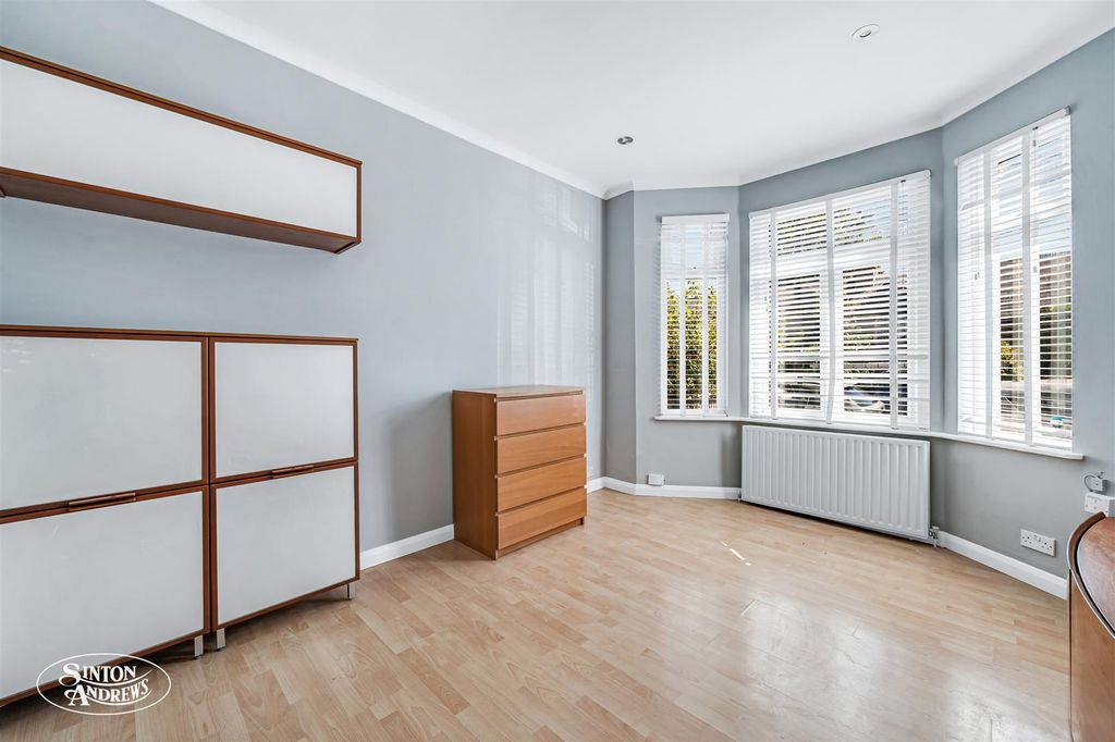 Property photo 2 of 10 168 Whitestile Road-3.Jpg