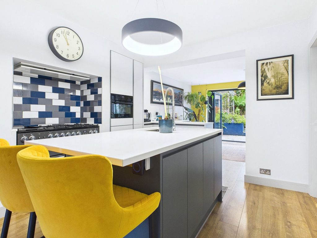 Property photo 2 of 26