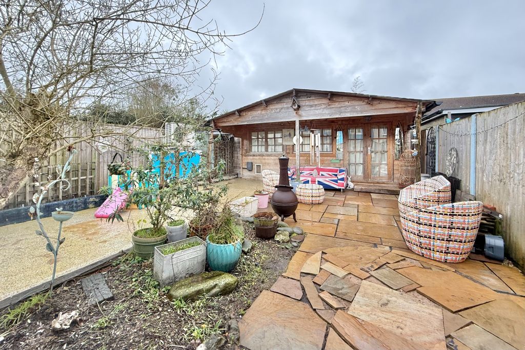 Property photo 3 of 17