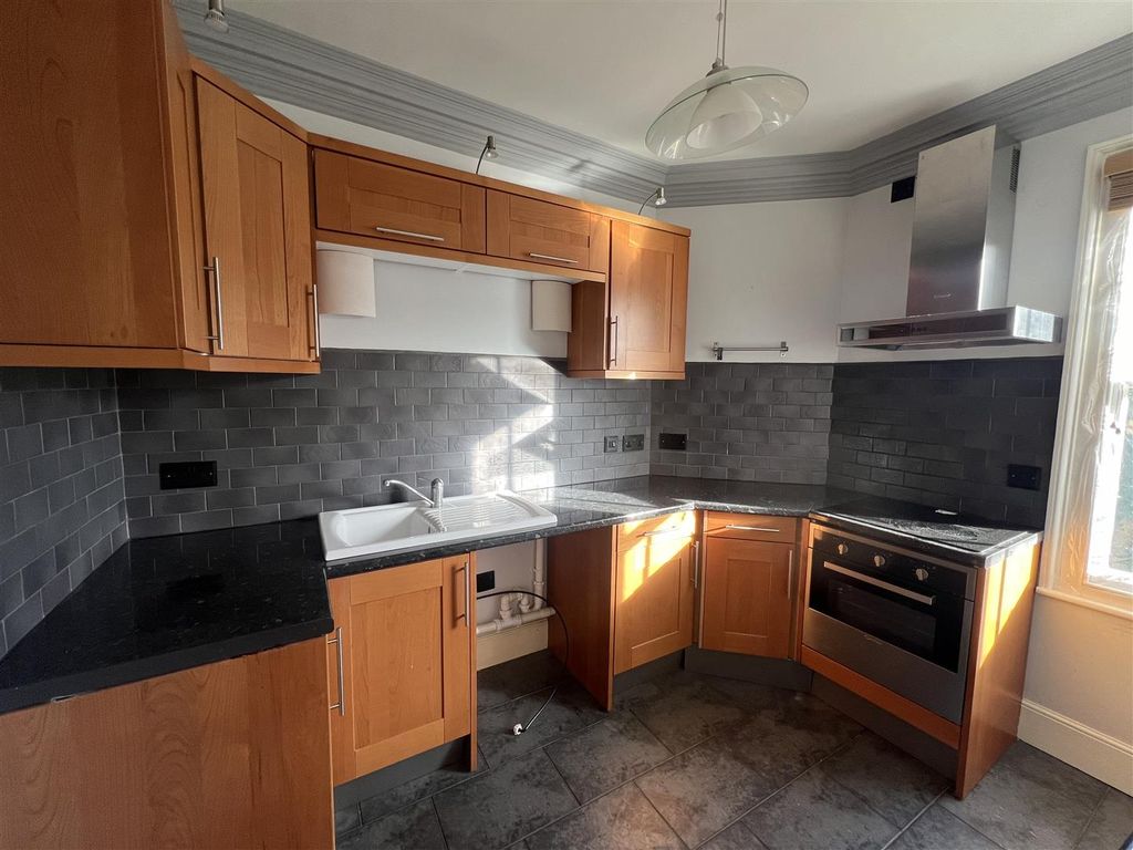 Property photo 3 of 7 74F17Df6-21De-4591-A6C7-57F55C1Fbe6B.Jpeg