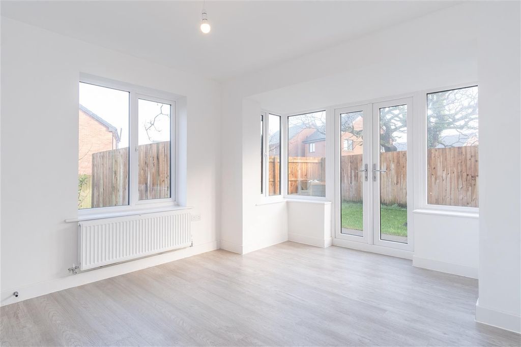 Property photo 2 of 29 Dining Room