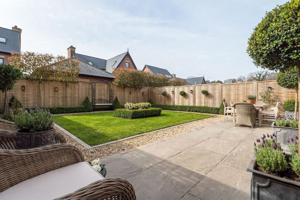 Property photo 2 of 36