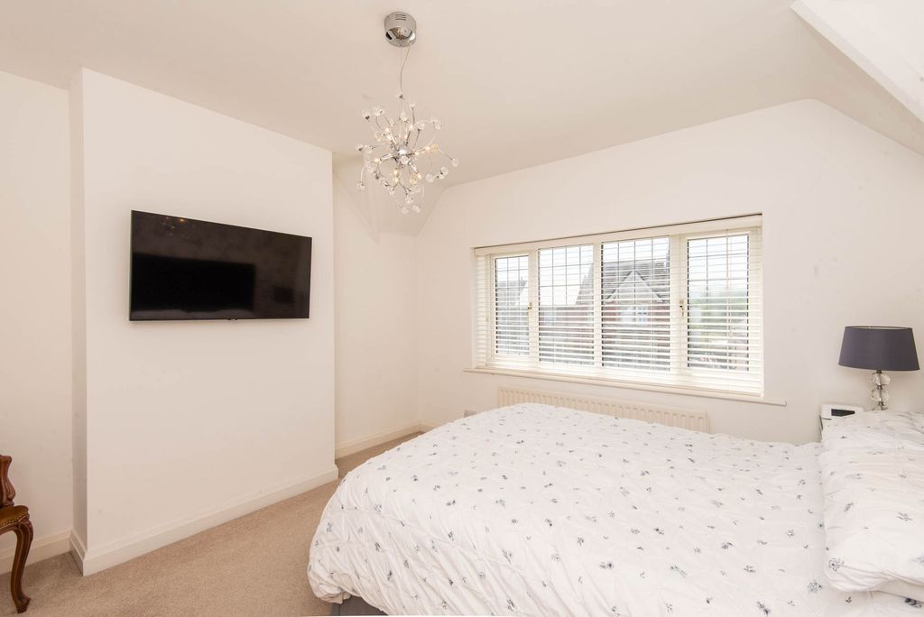 Property photo 3 of 23