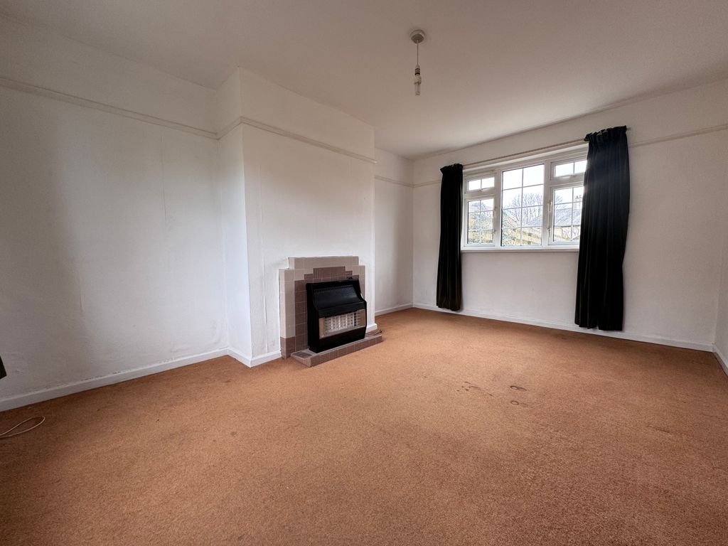 Property photo 3 of 14 Lounge