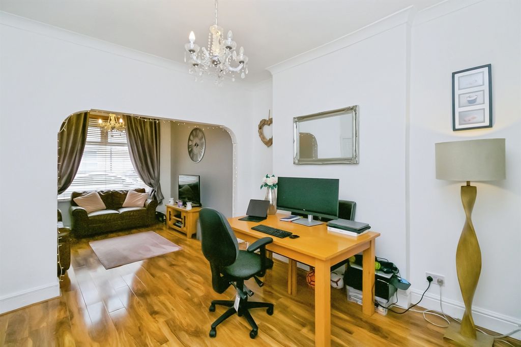 Property photo 2 of 16